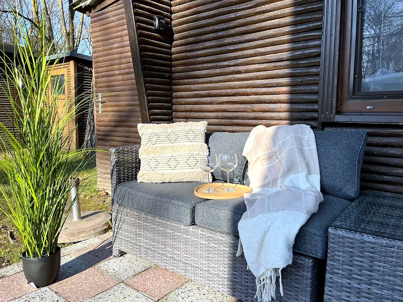 Outdoor-Lounge der Forest Lodge II