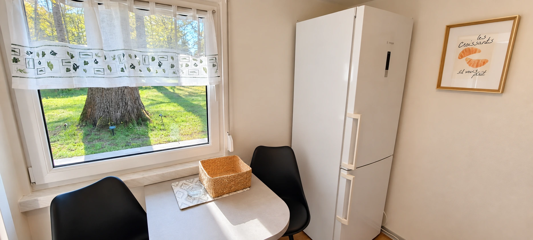 Sitzplatz am Fenster in der Küche von Forest Lodge II